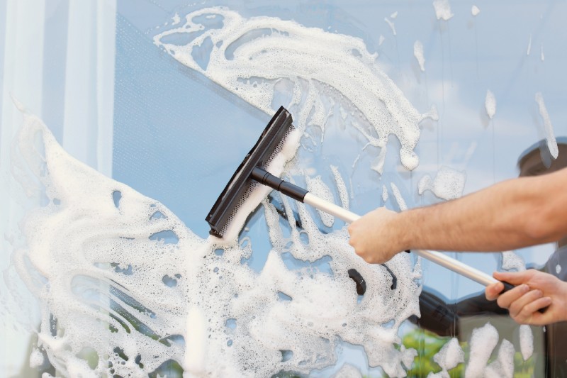 Effective DIY Cleaning Tips Shared by Experts for Sparkling Windows