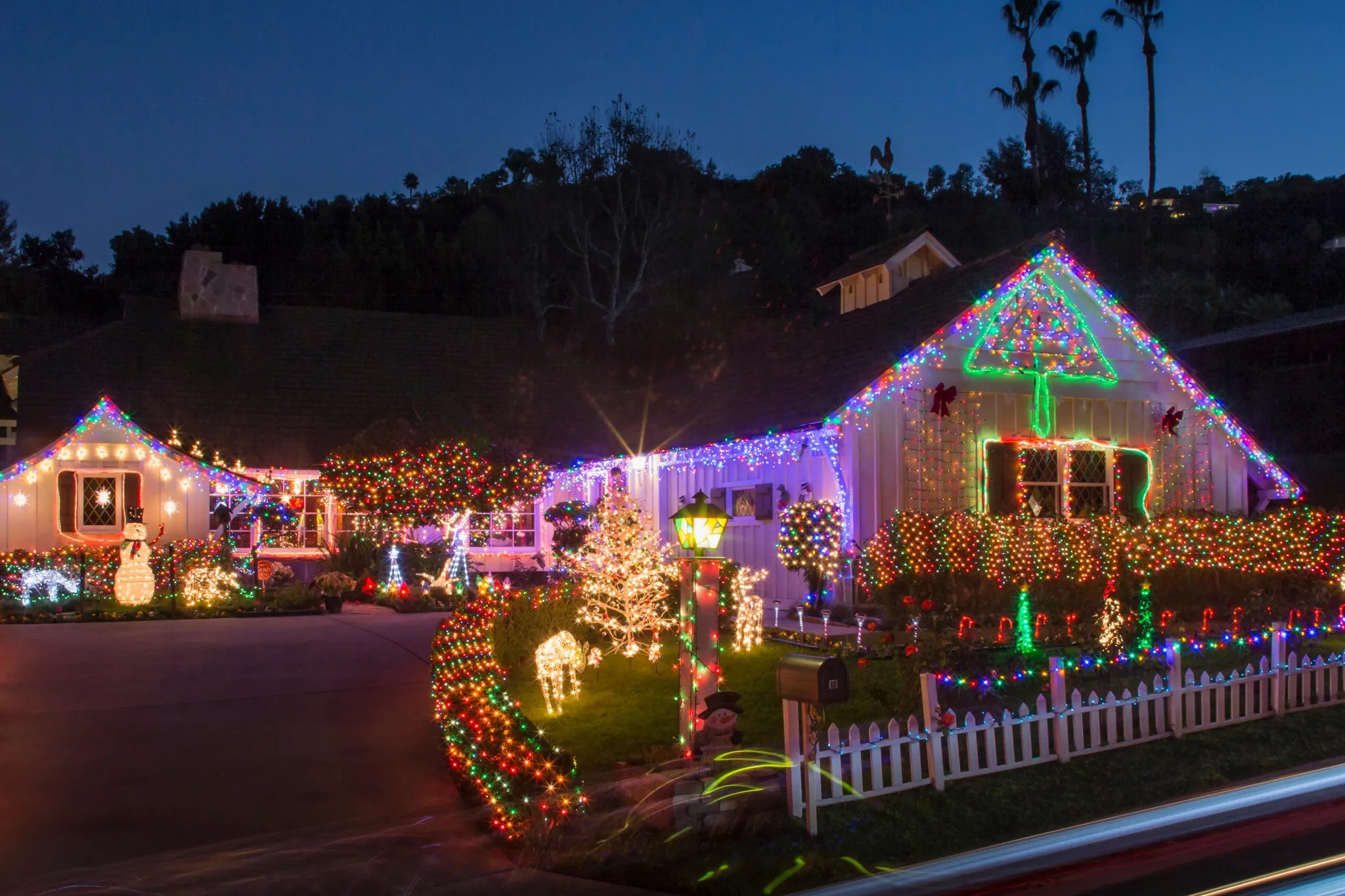 How Christmas Light Decorations Can Transform Your Space
